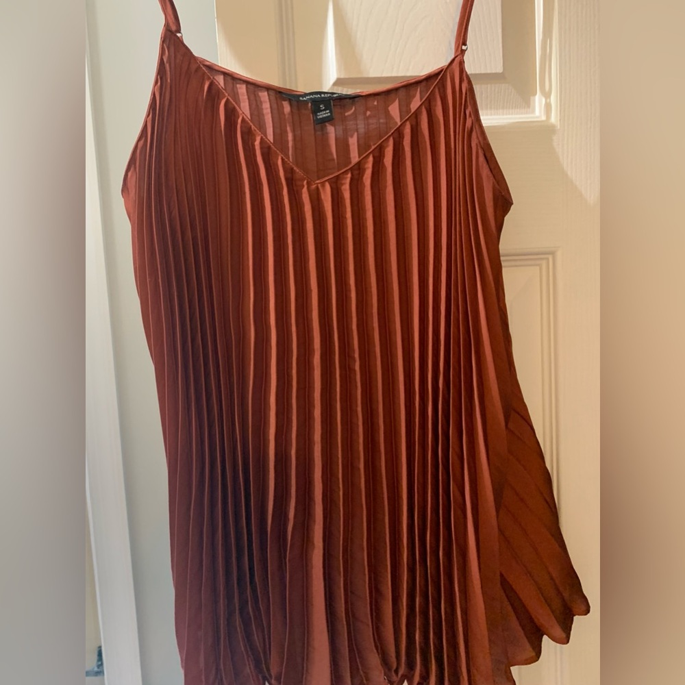 Banana Republic pleated tank size small